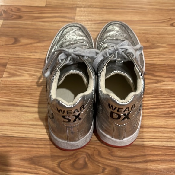 Mens Guess Size 10 Silver High Tops - Picture 2 of 4